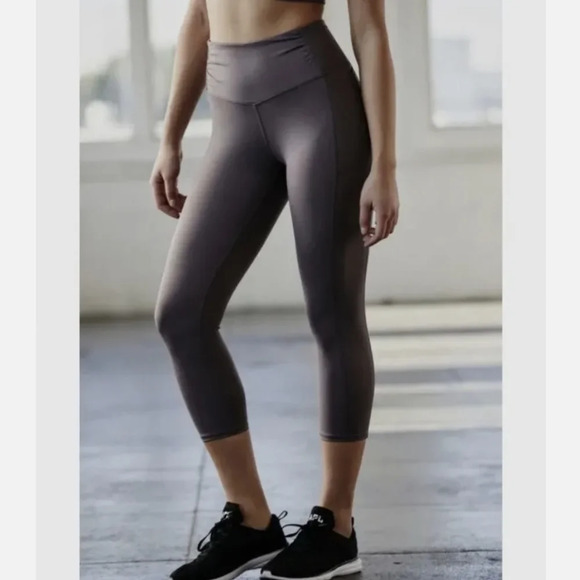 Free People Movement Breathe Easy Legging Capri Crop - Picture 1 of 13